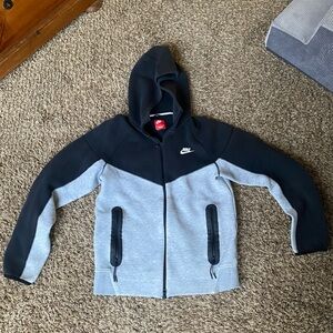 Nike Tech Size Small